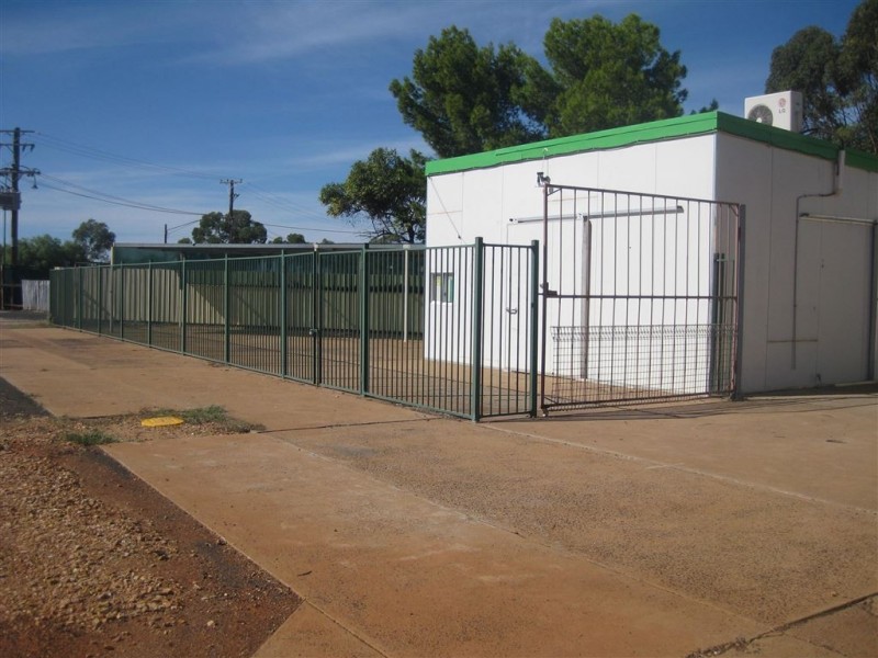 2A LOUTH ROAD, Cobar NSW 2835