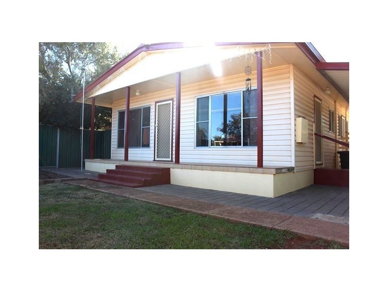 7 Mathews Street, Cobar NSW 2835