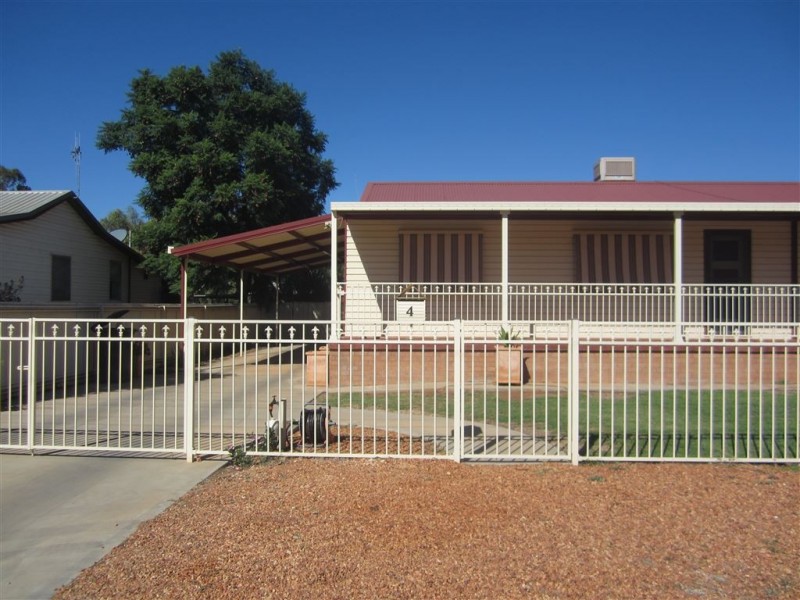 4 Matthews Street, Cobar NSW 2835