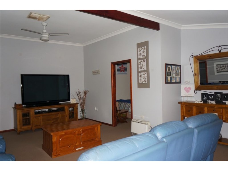 4 Matthews Street, Cobar NSW 2835