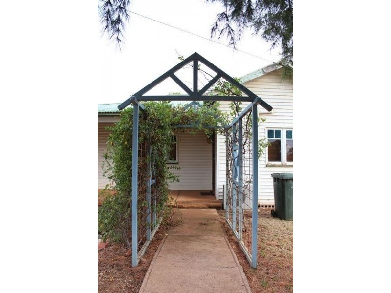 38 Bradley Street, Cobar NSW 2835