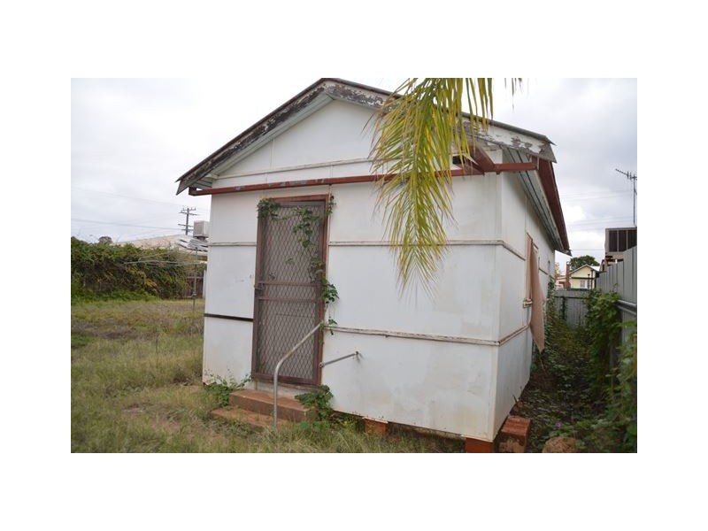 10 Frederick Street, Cobar NSW 2835