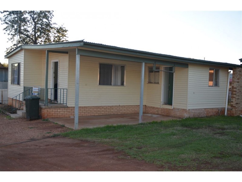 2/11 Kelly Street, Cobar NSW 2835