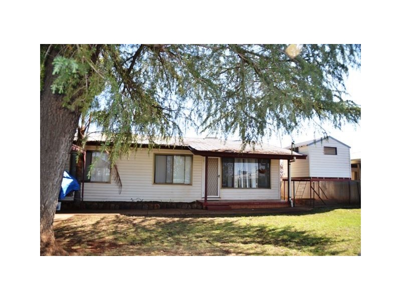 57 Bradley Street, Cobar NSW 2835