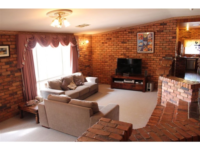5 Jones Drive, Cobar NSW 2835