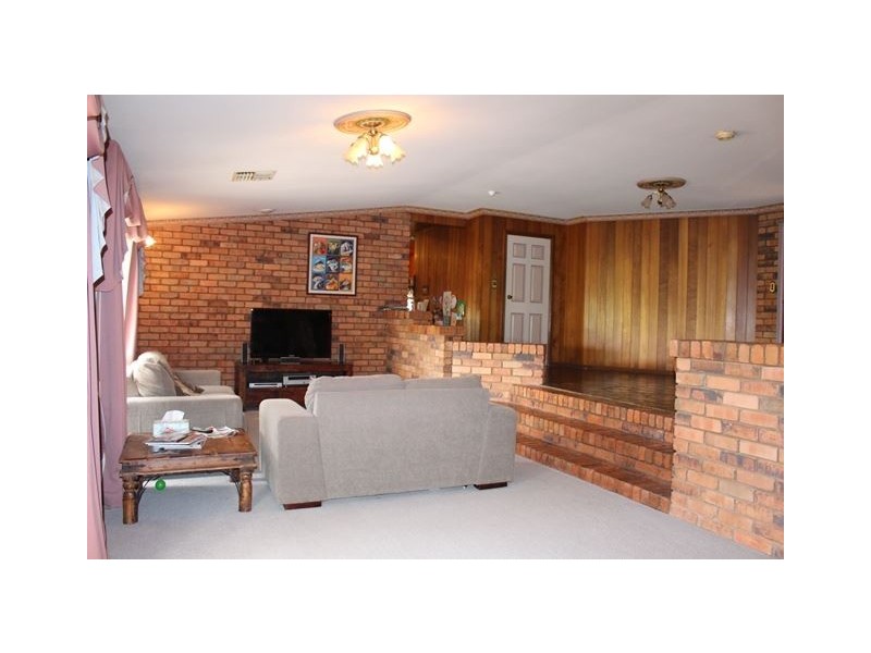 5 Jones Drive, Cobar NSW 2835