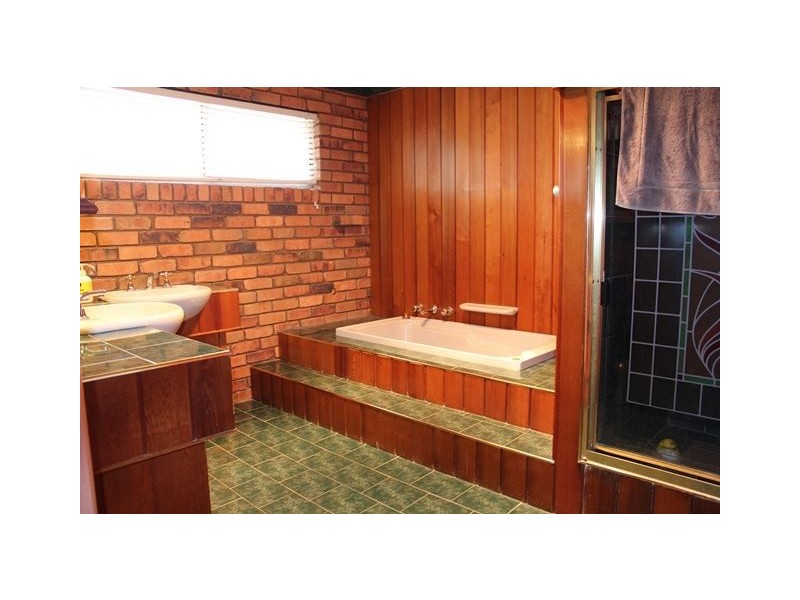 5 Jones Drive, Cobar NSW 2835