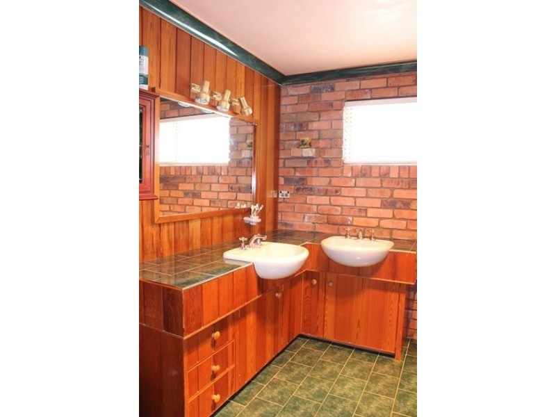 5 Jones Drive, Cobar NSW 2835