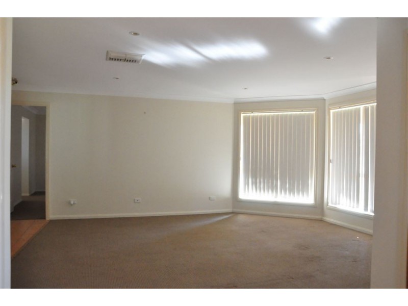 12 Echidna Avenue, Cobar NSW 2835