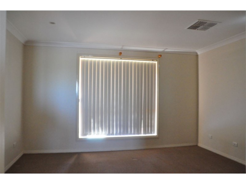 12 Echidna Avenue, Cobar NSW 2835