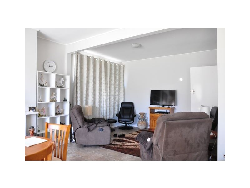 10 Wetherell Crescent, Cobar NSW 2835