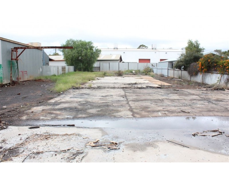 4 Lewis Street, Cobar NSW 2835