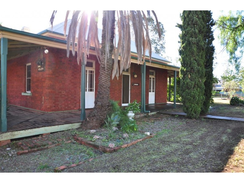 13 Murray Street, Cobar NSW 2835
