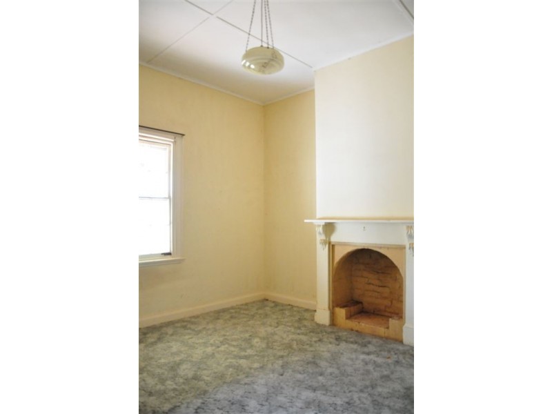 13 Murray Street, Cobar NSW 2835