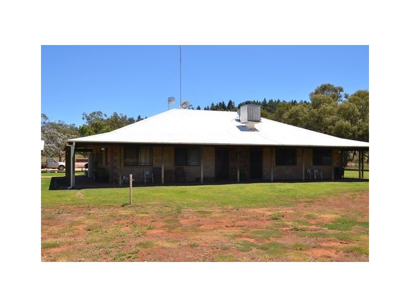 * Mount Hope Station, Hillston NSW 2675
