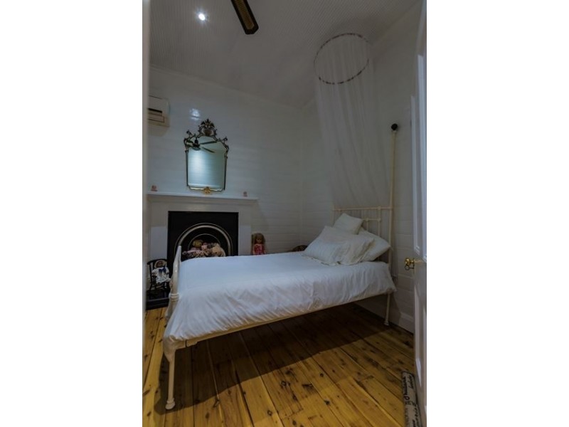 16 Harcourt Street, Cobar NSW 2835