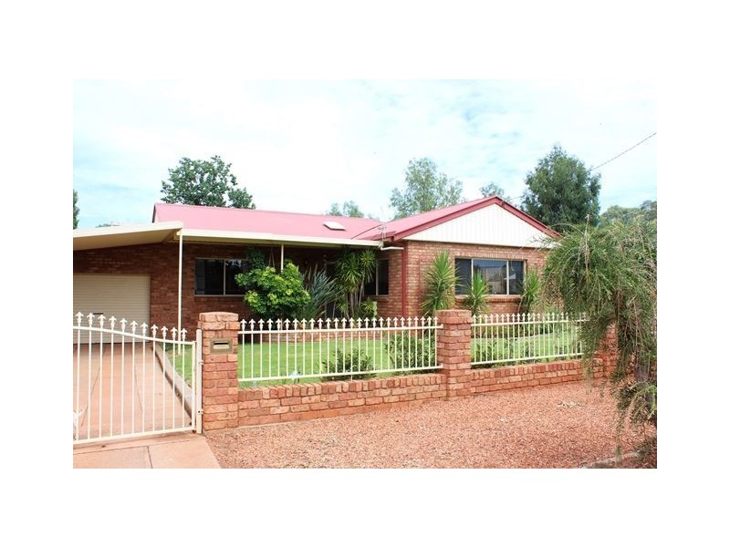 11 Booroomugga Street, Cobar NSW 2835