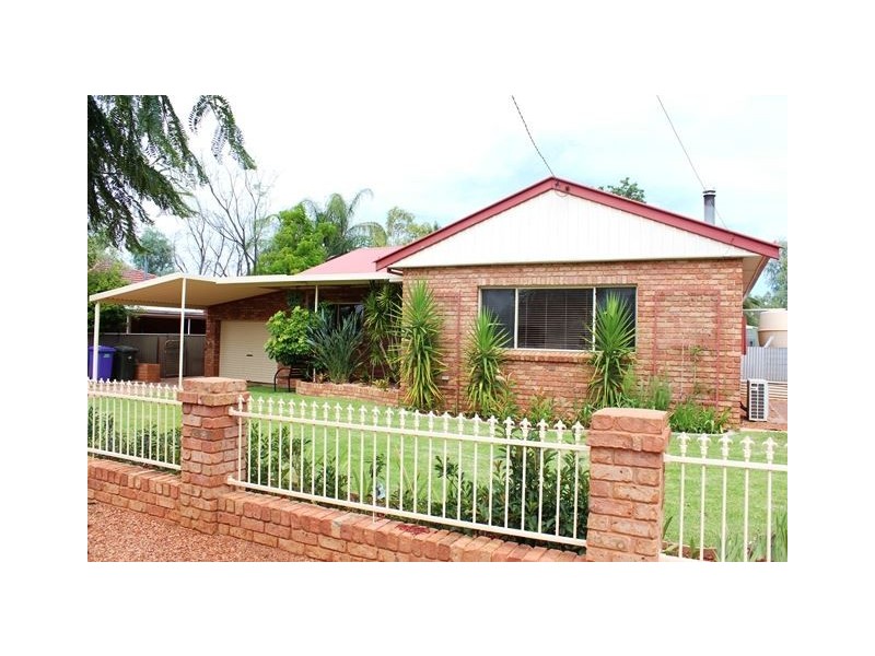 11 Booroomugga Street, Cobar NSW 2835
