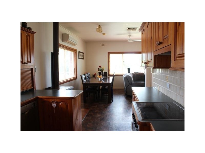 11 Booroomugga Street, Cobar NSW 2835