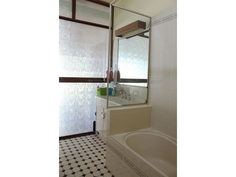 11 Booroomugga Street, Cobar NSW 2835