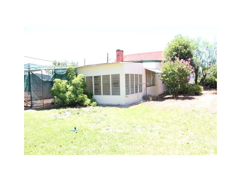 10 Bradley Street, Cobar NSW 2835