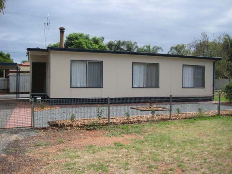 41 Brough Street, Cobar NSW 2835