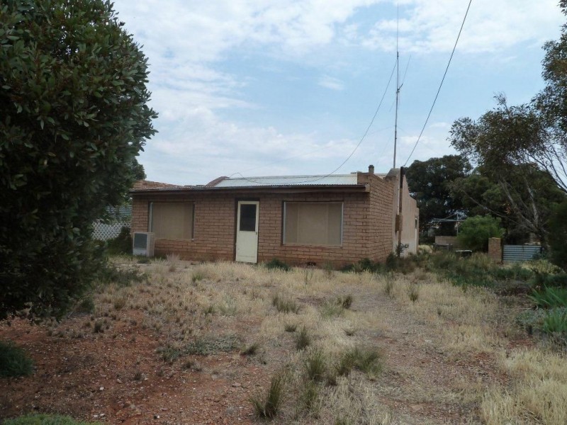 * Packer Street, Terowie SA 5421