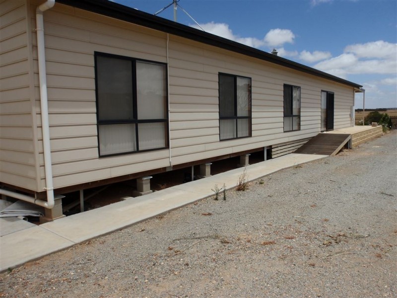 12 Heath Street, Wudinna SA 5652