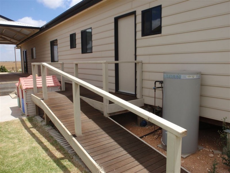 12 Heath Street, Wudinna SA 5652