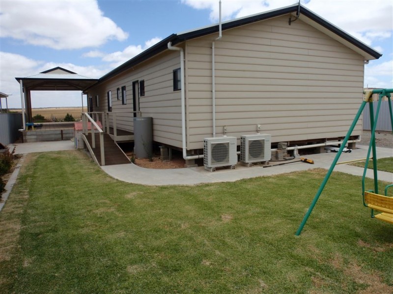 12 Heath Street, Wudinna SA 5652