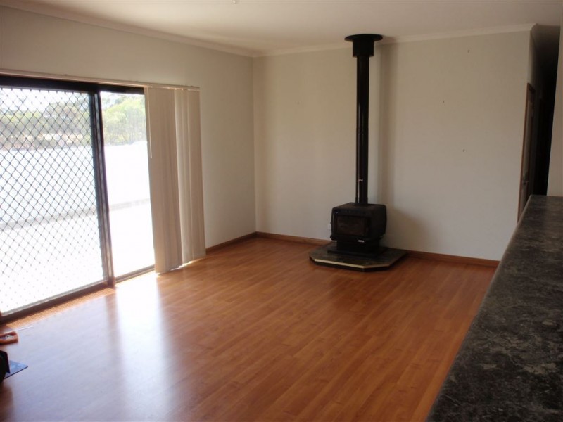 12 Heath Street, Wudinna SA 5652