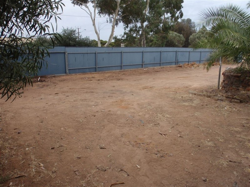 24 Eyre Highway, Wudinna SA 5652