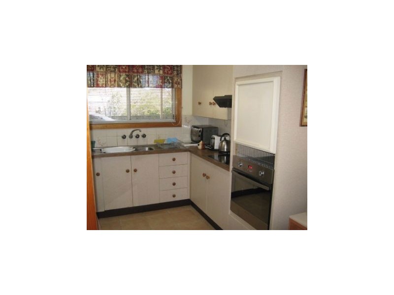 1 Sara Street, Riverton SA 5412