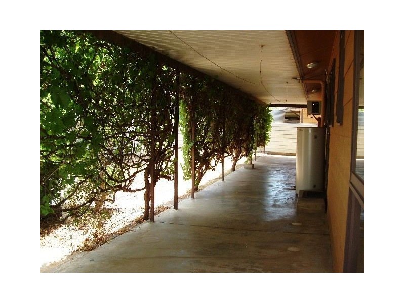 10 Paul Street, Riverton SA 5412