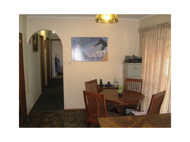 11 Strickland Street, Riverton SA 5412