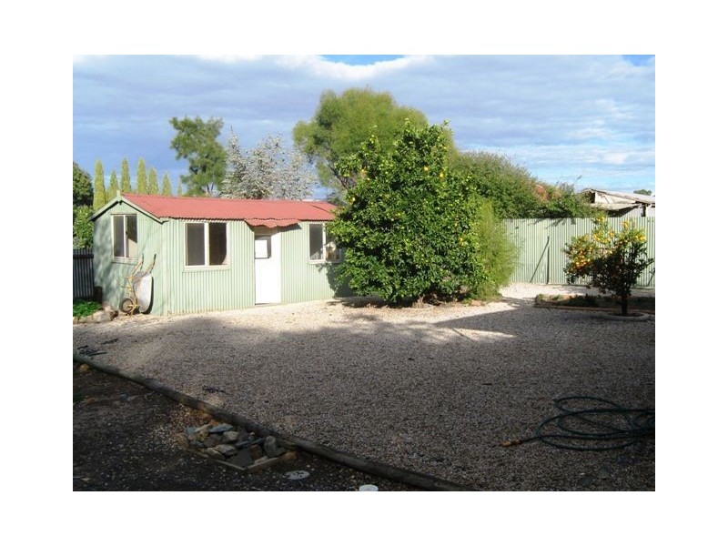 11 Strickland Street, Riverton SA 5412