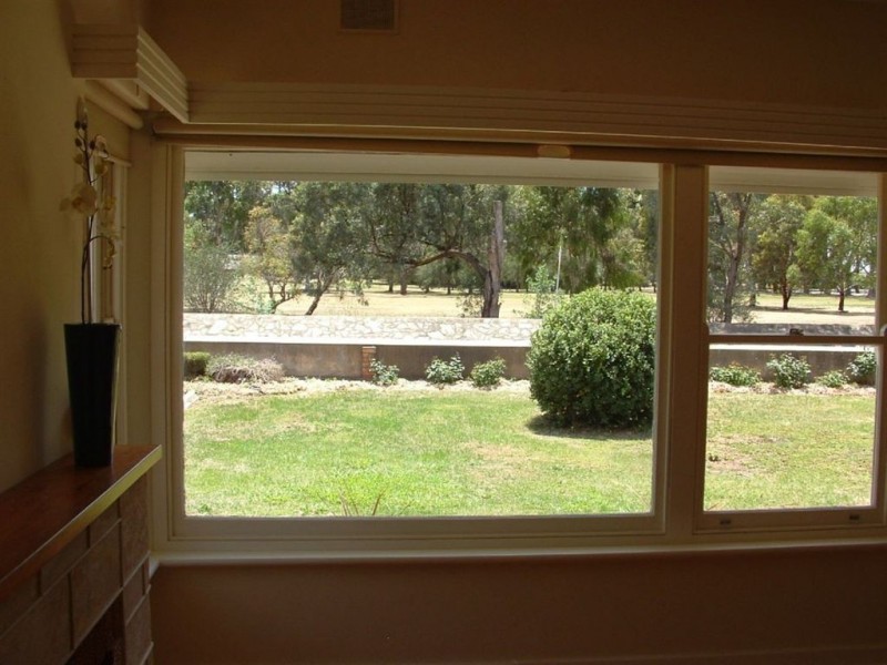 1 Washington Road, Riverton SA 5412