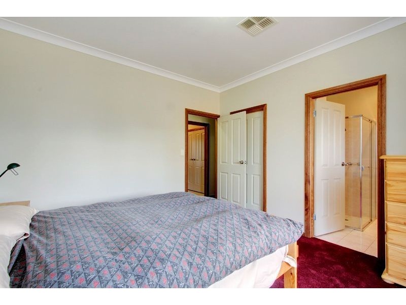 6B Paul Street, Riverton SA 5412