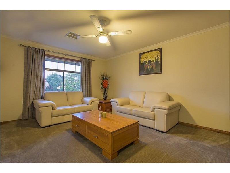 19 Jemalong Crescent, Roseworthy SA 5371