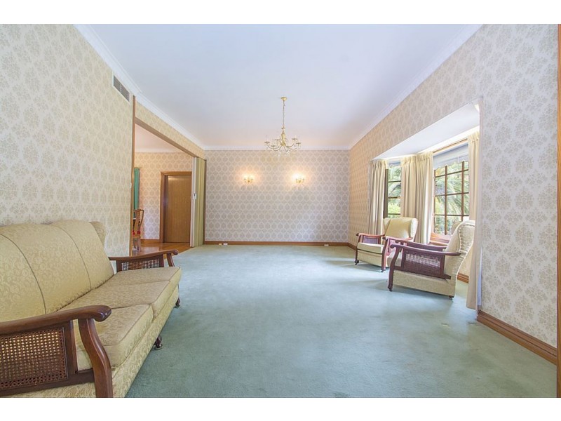 1 Webb Place, Riverton SA 5412