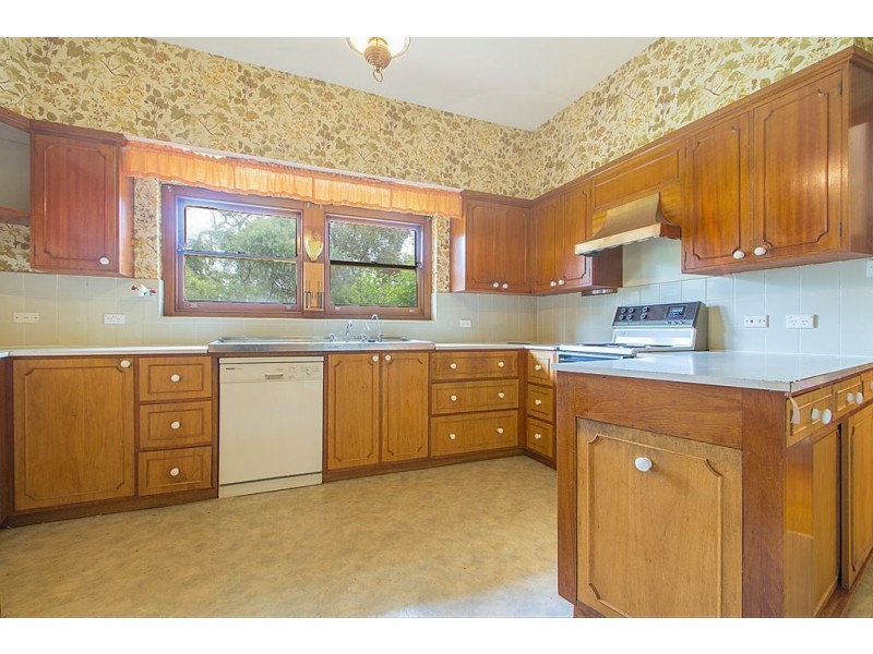 1 Webb Place, Riverton SA 5412