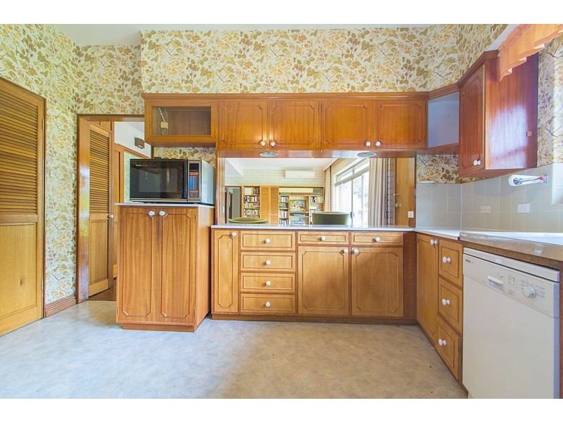 1 Webb Place, Riverton SA 5412