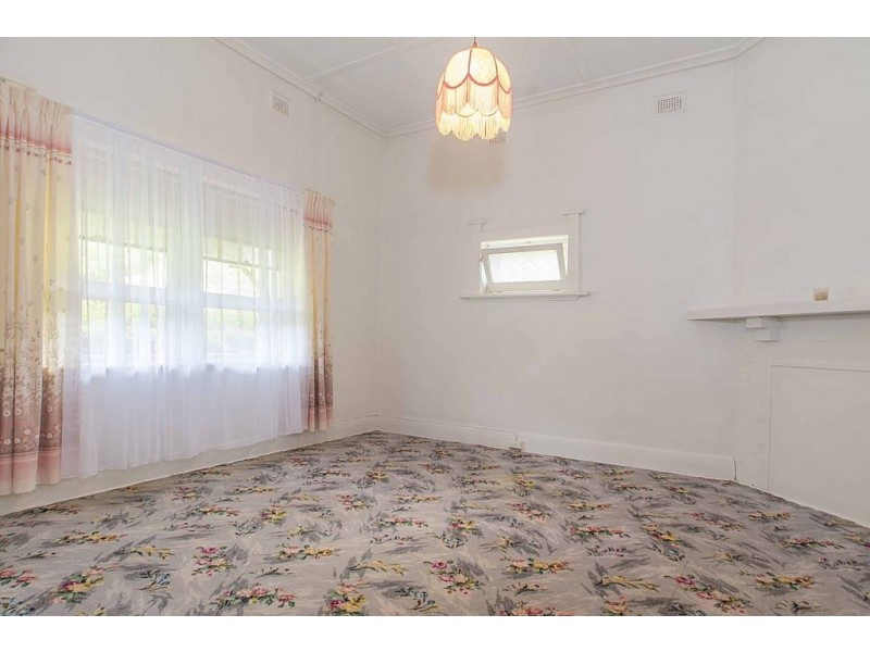 1 Light Street, Riverton SA 5412