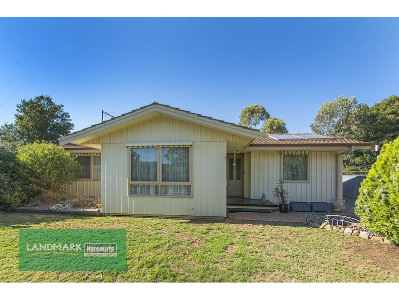 1 Jean Place, Riverton SA 5412