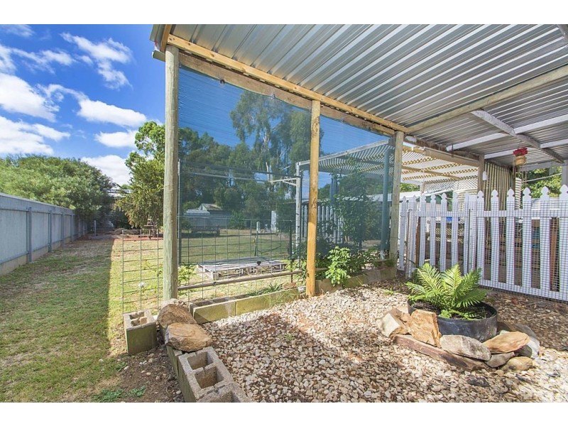 1 Jean Place, Riverton SA 5412
