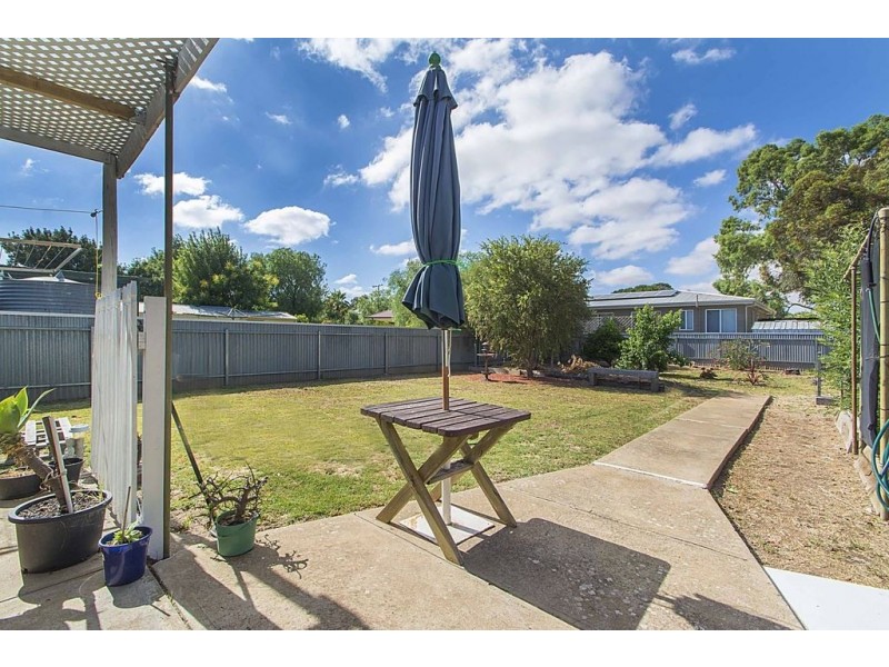 1 Jean Place, Riverton SA 5412