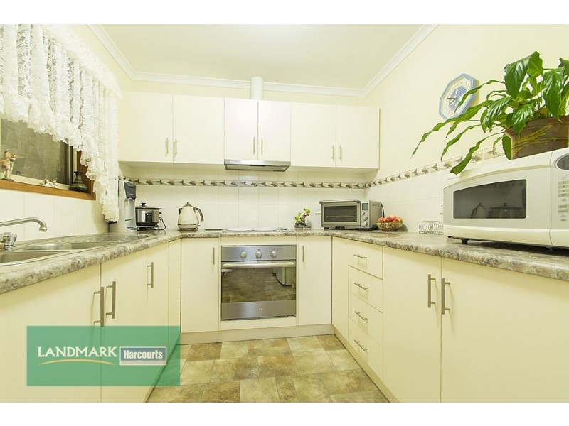 8 Castine Terrace, Riverton SA 5412