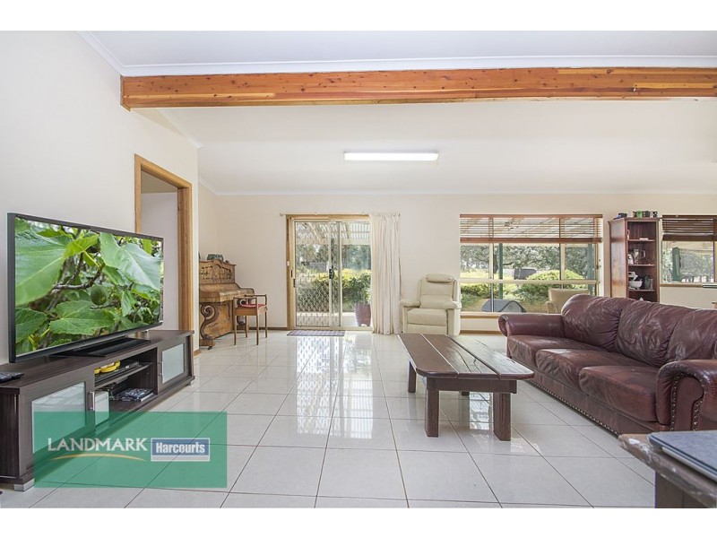 24 Riverton Road, Riverton SA 5412