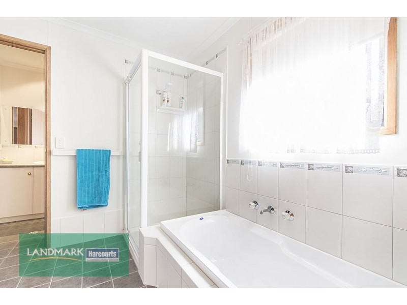 28 Cairns Crescent, Riverton SA 5412