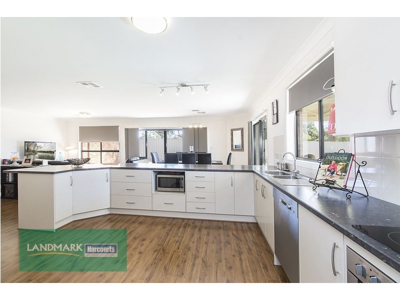 20 Cairns Crescent, Riverton SA 5412